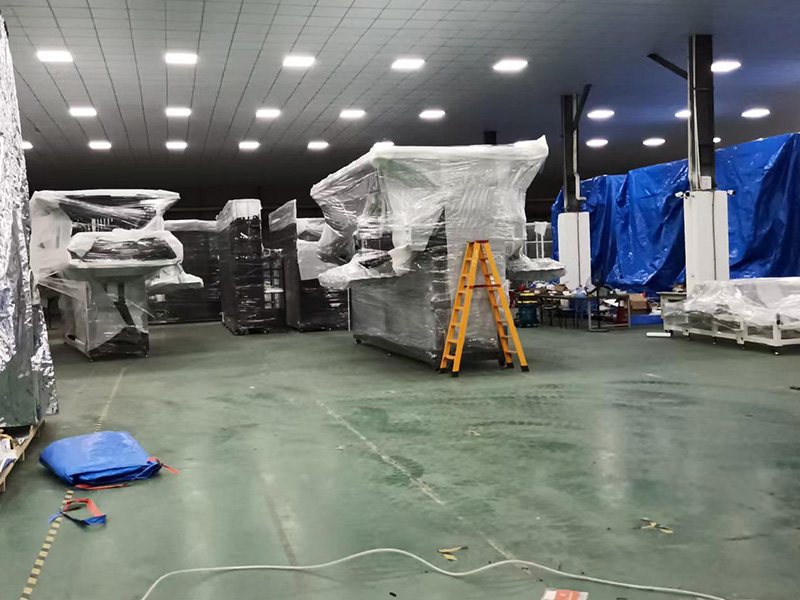 東莞(wǎn)某公司(sī)重型真(zhen)空防雨(yu)木箱